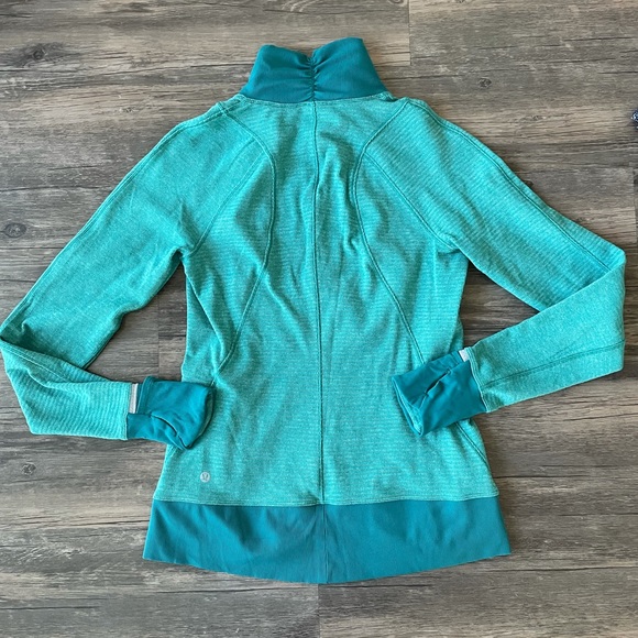 Lululemon Runderful 1/2 Zip - Picture 2 of 12